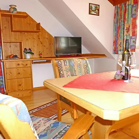 Hiaslahof Apartment *