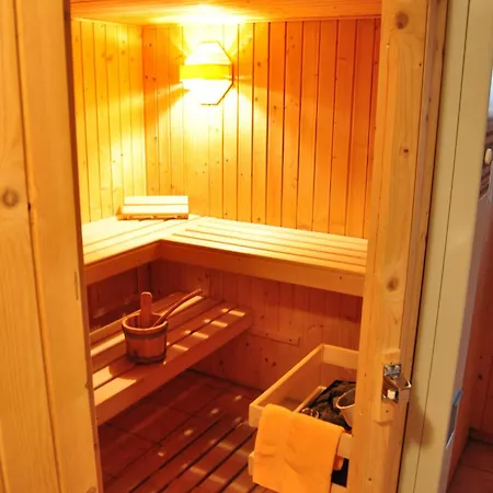 亥尔阿斯佛公寓 *