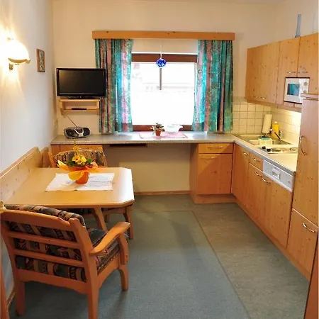 亥尔阿斯佛公寓 *